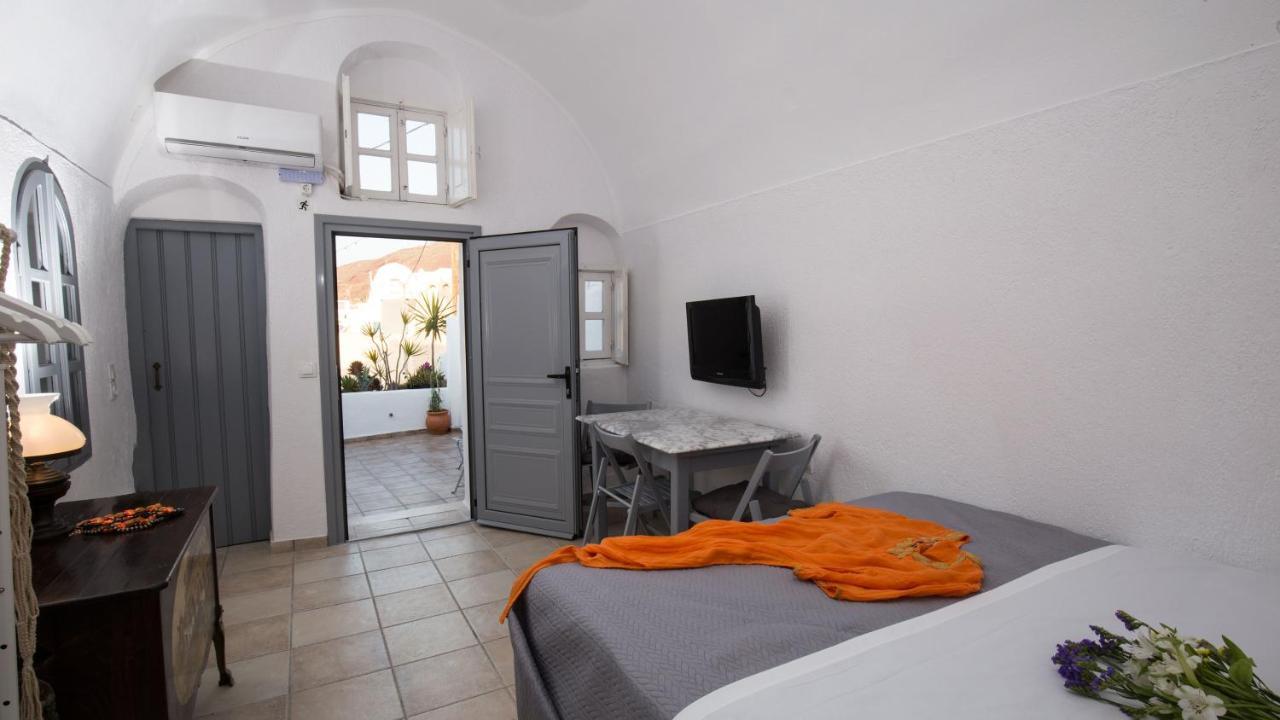 Mylopetres Traditional Houses Finikia Οία Εξωτερικό φωτογραφία