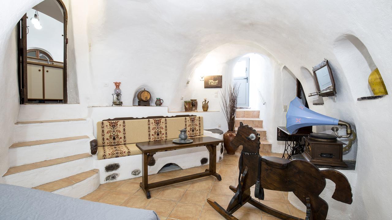 Mylopetres Traditional Houses Finikia Οία Εξωτερικό φωτογραφία