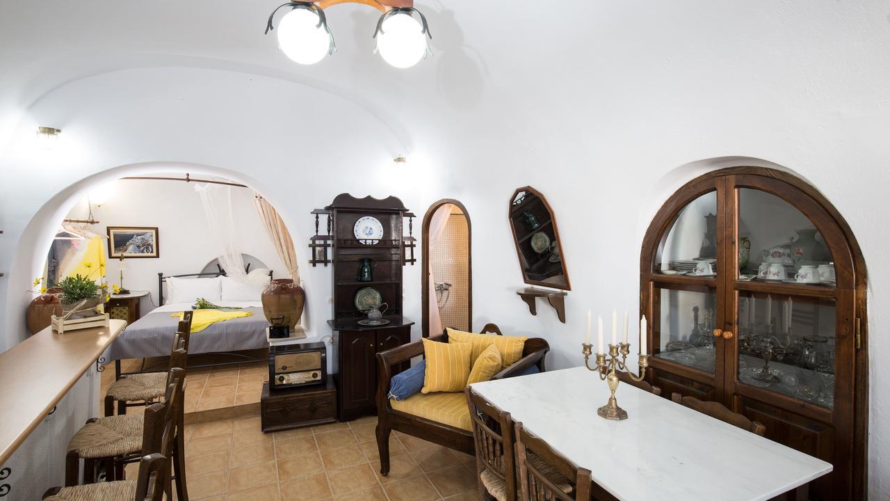 Mylopetres Traditional Houses Finikia Οία Εξωτερικό φωτογραφία